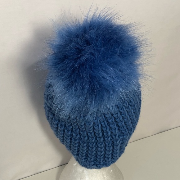 KYI KYI CANADA Faux Fur PomPom Waffle Knit Beanie - Picture 3 of 5